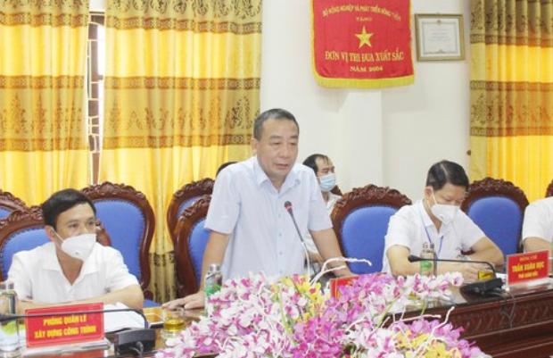 Giám đốc Sở NN&PTNT Nguyễn Văn Đệ báo cáo tại cuộc làm việc