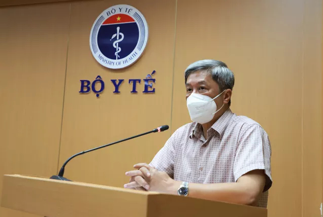 Thứ trưởng Bộ Y tế Nguyễn Trường Sơn chủ trì hội nghị tại điểm cầu Bộ Y tế.