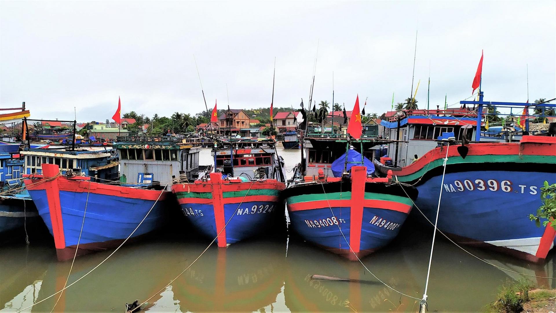 Hơn 3.300 tàu thuyền của Nghệ An đã neo đậu an toàn tránh bão số 7