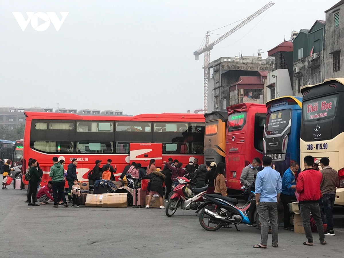 Do còn tâm lý e dè, nhiều nơi còn quy định chặt khiến vận tải khách đường bộ còn gặp nhiều khó khăn, Bộ GTVT kiến nghị Chính phủ chỉ đạo “khơi thông” cho vận tải.