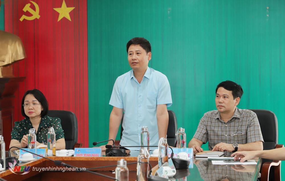 Đồng chí Trần Minh Ngọc - Giám đốc Đài PT-TH Nghệ An, Chủ tịch Hội Nhà báo tỉnh phát biểu chúc mừng.