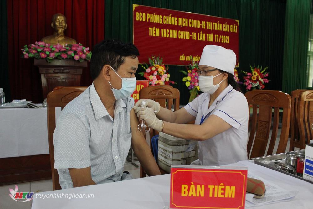 Đợt này huyện Quỳnh Lưu sẽ triển khai tiêm 15.000 mũi vacxin phòng Covid 19 cho các đối tượng