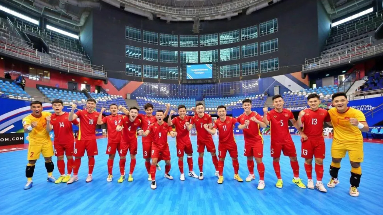 ĐT Futsal Việt Nam đang có cơ hội lớn để giành vé vào tứ kết (Ảnh: VFF).