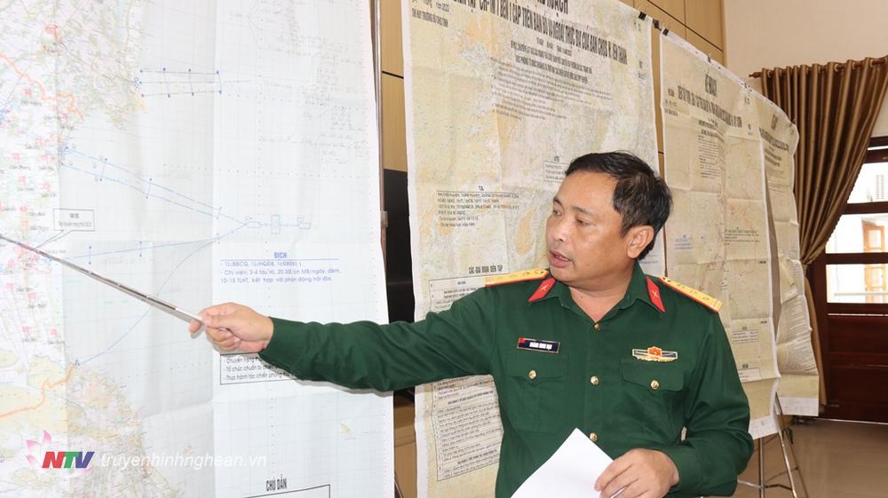 Lãnh đạo chỉ huy Ban Chỉ huy quân sự huyện Diễn Châu thông qua kế hoạch diễn tập tại đơn vị.
