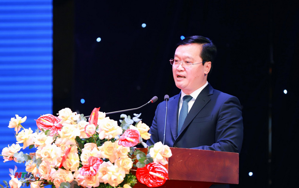 Chủ tịch UBND tỉnh Nguyễn Đức Trung phát biểu tại buổi lễ. 