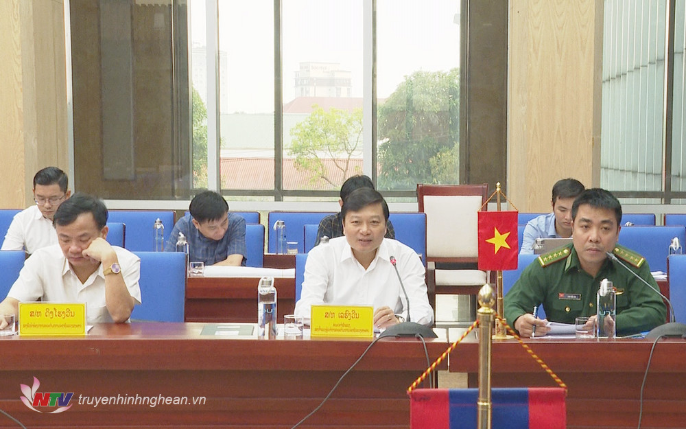 Đồng chí Lê Hồng Vinh - Uỷ viên BTV Tỉnh uỷ, Phó Chủ tịch Thường trực UBND tỉnh Nghệ An phát biểu tại buổi làm việc.