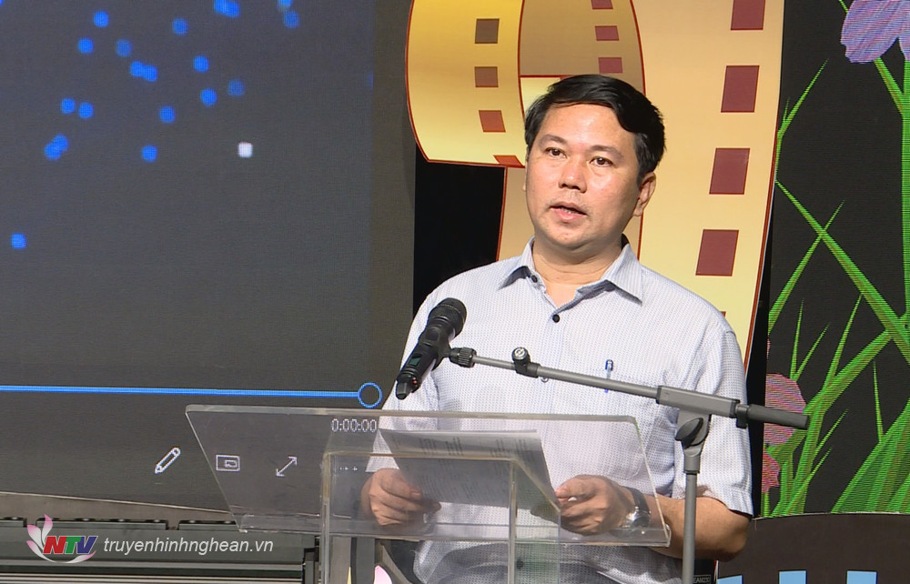 Phó Giám đốc Đài PT-TH Nghệ An Phan Văn Thắng phát biểu tại hội thảo.