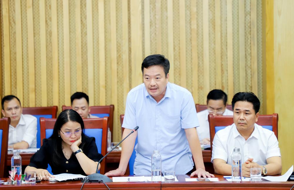 Ông Trần Anh Sơn - Chủ tịch Hội Doanh nghiệp tiêu biểu phát biểu tại hội nghị giao ban.