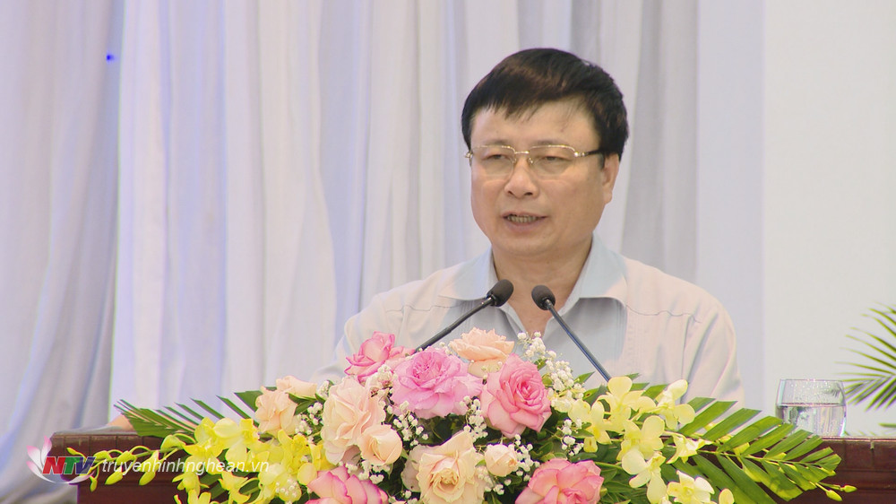 Phó Chủ tịch UBND tỉnh Bùi Đình Long phát biểu kết luận buổi họp báo.