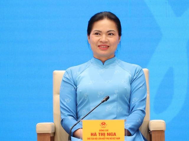Chủ tịch Hội Liên hiệp phụ nữ Việt Nam Hà Thị Nga chia sẻ tại Hội nghị.