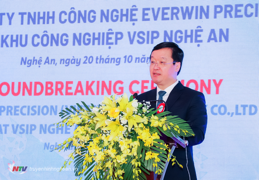 Đồng chí Nguyễn Đức Trung - Phó Bí thư Tỉnh uỷ, Chủ tịch UBND tỉnh phát biểu tại buổi lễ.
