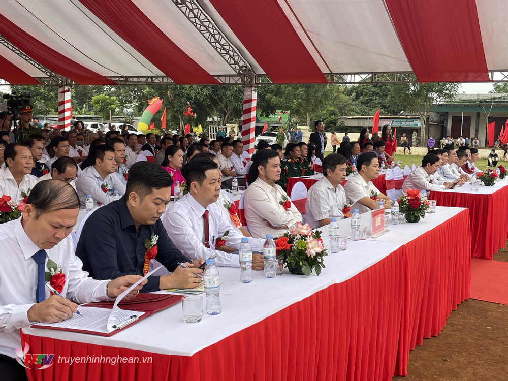 Tham dự buổi lễ có đồng chí Nguyễn Văn Hằng - Phó Chánh Văn phòng điều phối NTM tỉnh.