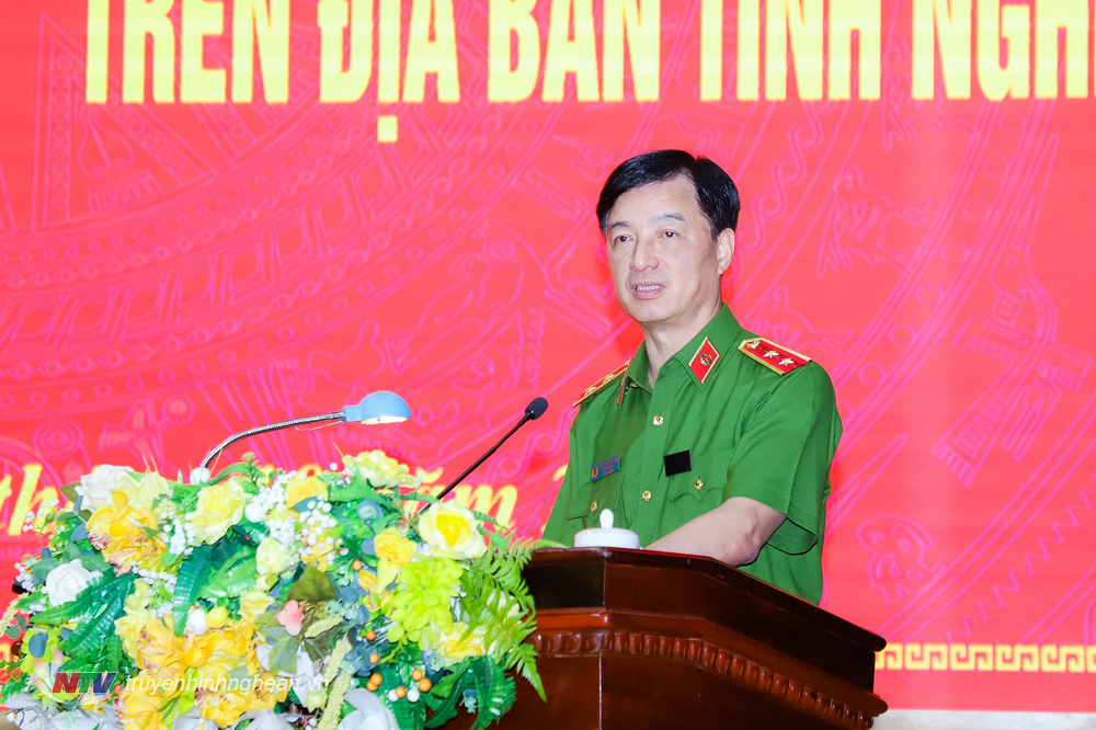 Trung tướng Nguyễn Duy Ngọc - Thứ trưởng Bộ Công an phát biểu chỉ đạo tại hội nghị. 