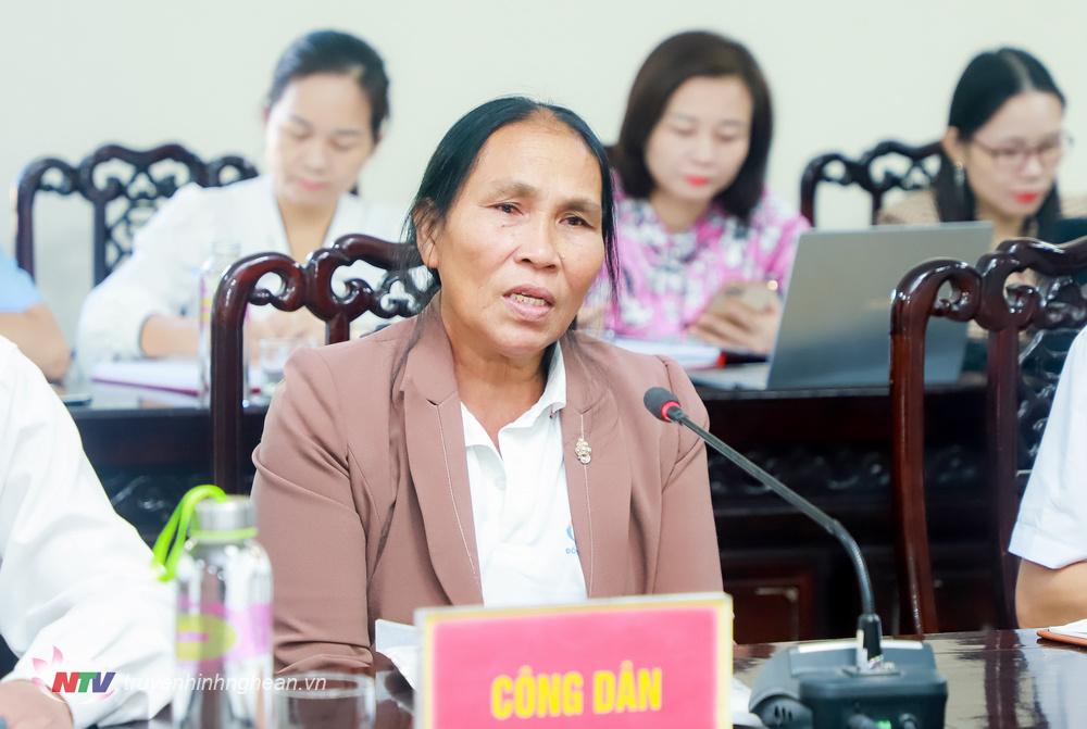 Bà Nguyễn Thị Chín phát biểu tại phiên tiếp công dân.