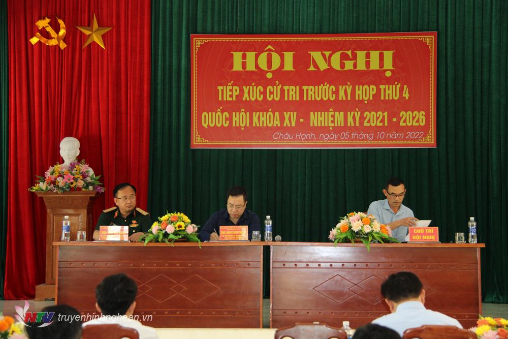 Đoàn đại biểu Quốc hội tham gia tiếp xúc cử tri tại Quỳ Châu.