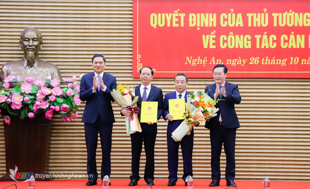 Công bố Quyết định của Thủ tướng Chính phủ phê chuẩn kết quả bầu bổ sung các Phó Chủ tịch UBND tỉnh Nghệ An