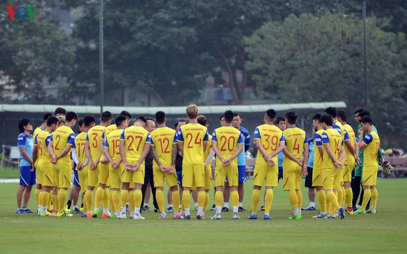 Chiều nay (11/11), ĐT Việt Nam tiếp tục tập luyện chuẩn bị cho trận đấu với UAE tại vòng loại thứ 2 World Cup 2022 khu vực châu Á.