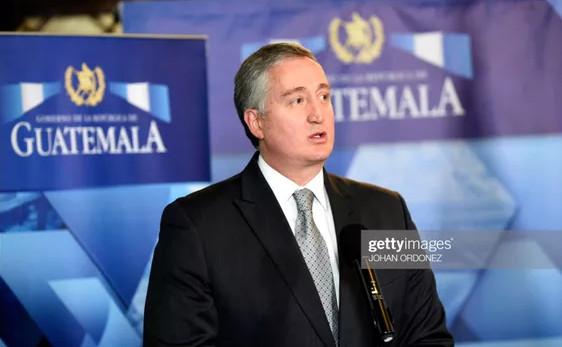 Bộ trưởng Bộ Nội vụ Guatemala Enrique Degenhart.