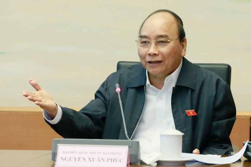 Thủ tướng Nguyễn Xuân Phúc nêu ý kiến tại tổ.