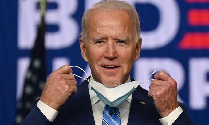 Ứng viên tổng thống Dân chủ Joe Biden phát biểu ở Wilmington, Delaware, hôm 4/11. Ảnh: AFP.