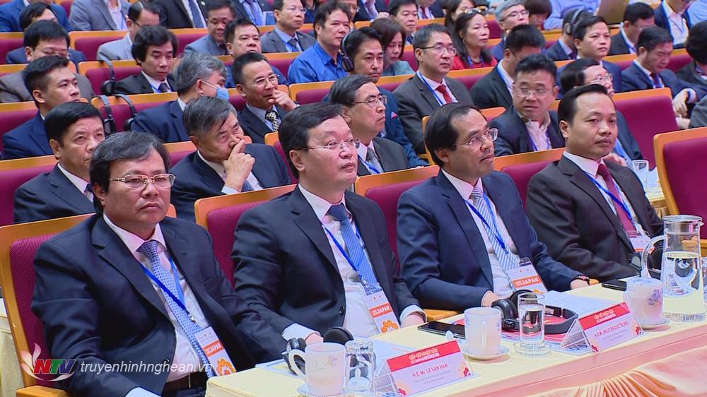 Đồng chí Nguyễn Đức Trung - Phó Bí thư Tỉnh ủy, Chủ tịch UBND tỉnh Nghệ An dự hội nghị.