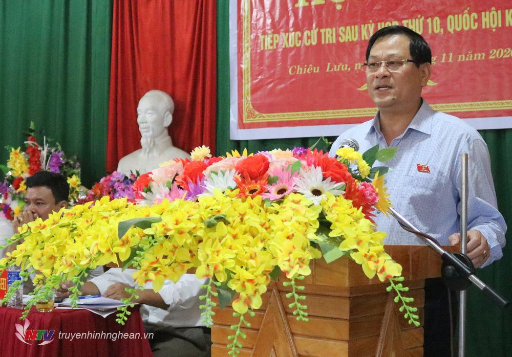 Đại biểu Nguyễn Hữu Cầu giải trình ý kiến, kiến nghị của cử tri.
