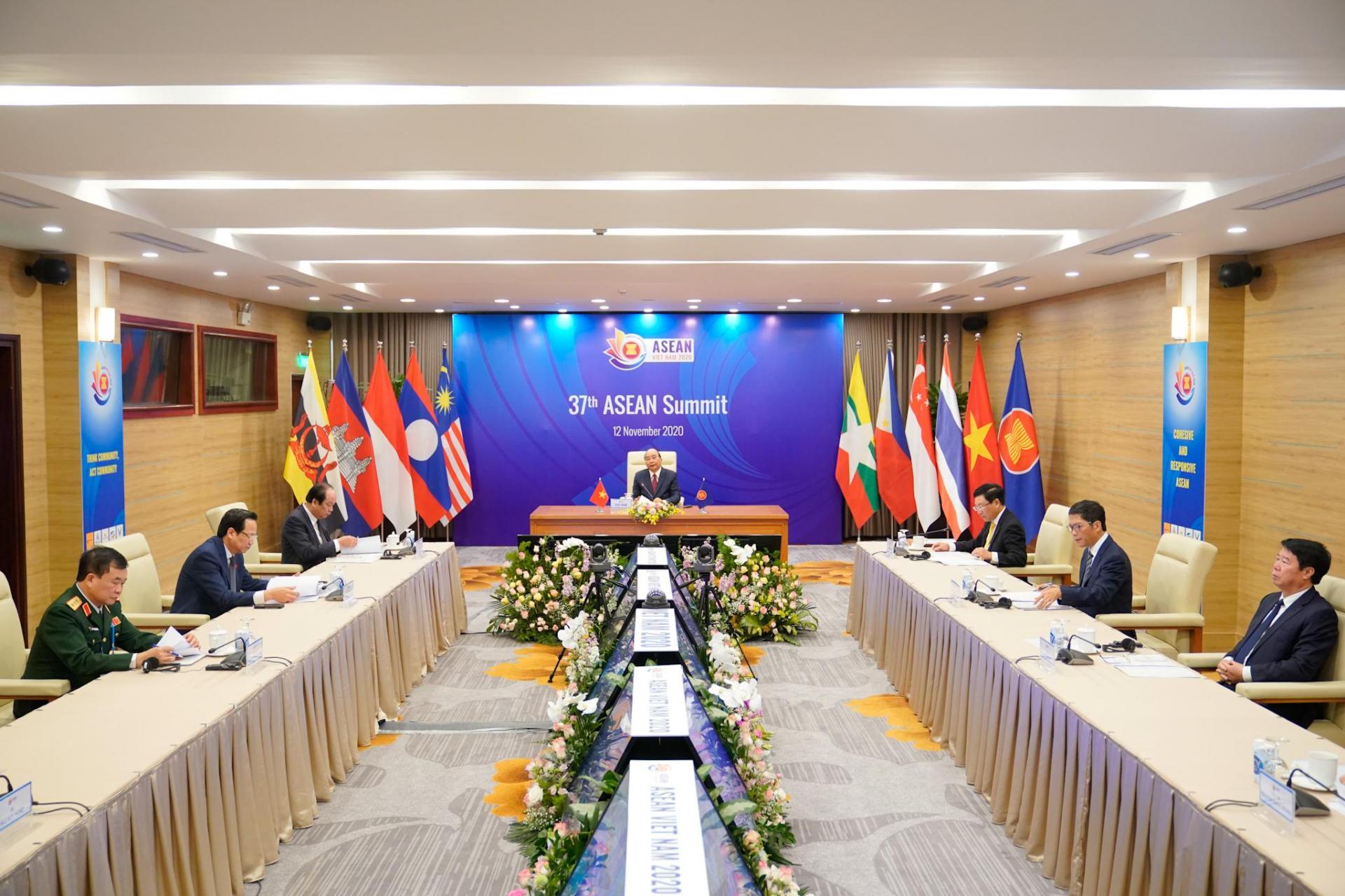 Phiên toàn thể Hội nghị Cấp cao ASEAN 37. 
