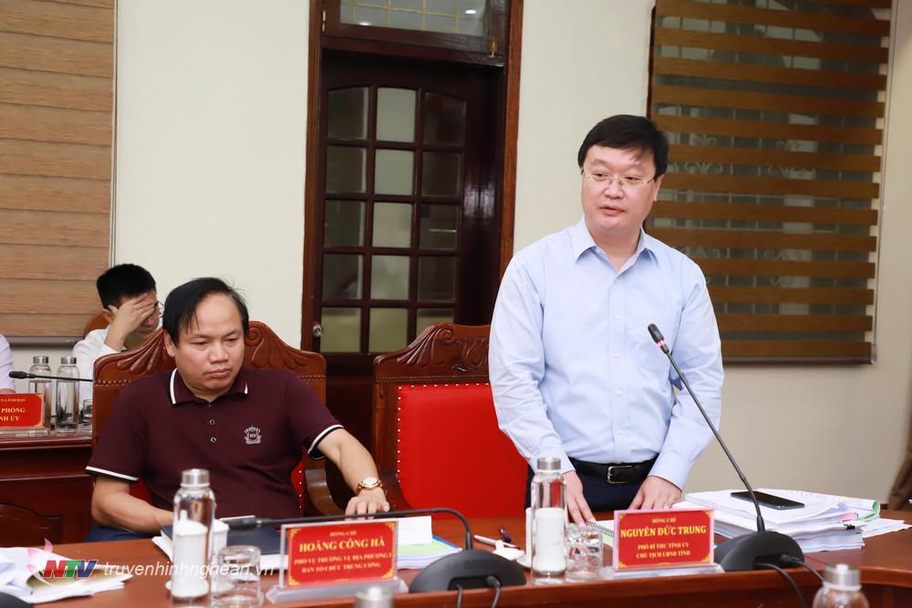 Chủ tịch UBND tỉnh Nguyễn Đức Trung phát biểu tại cuộc họp.