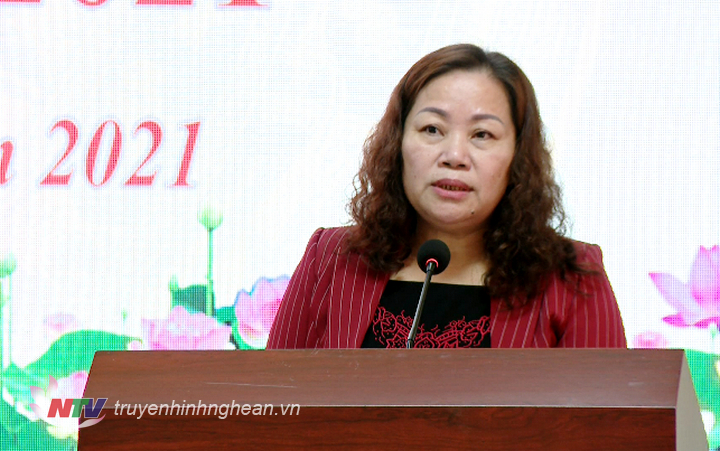 Trưởng Ban Tuyên giáo Tỉnh uỷ Nguyễn Thị Thu Hường phát biểu tại hội nghị.