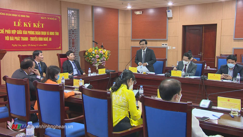 Phó Chủ tịch HĐND tỉnh Nguyễn Như Khôi phát biểu tại lễ ký kết.