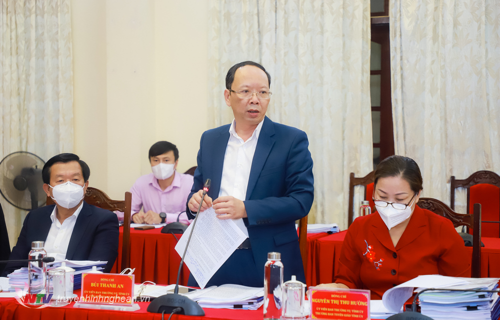 Đồng chí Bùi Thanh An - Ủy viên Ban Thường vụ, Chủ nhiệm UBKT Tỉnh ủy phát biểu thảo luận tại cuộc làm việc.
