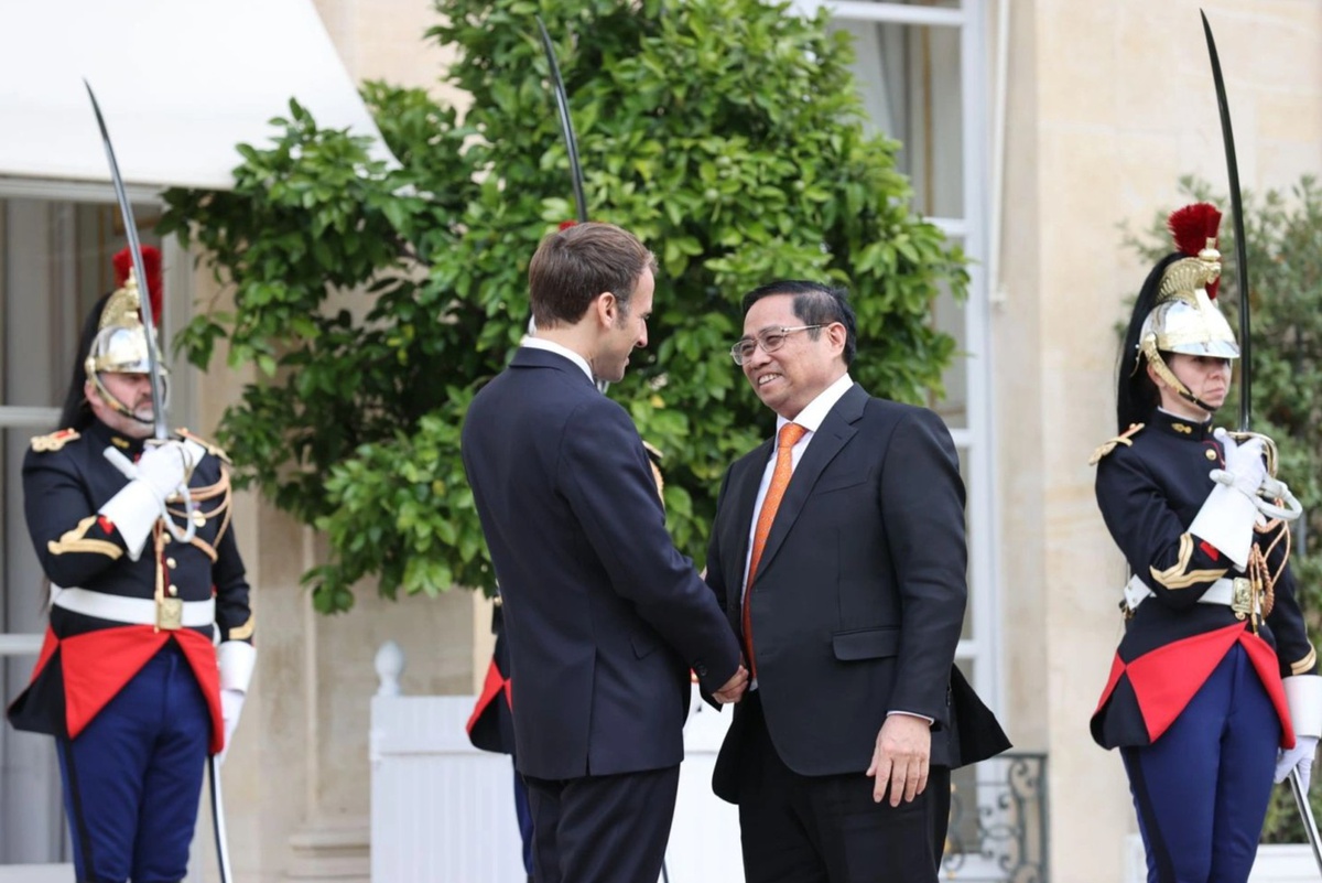 Thủ tướng Phạm Minh Chính và Tổng thống Macron cũng nhất trí ra Tuyên bố chung nhân chuyến thăm chính thức Pháp. Ảnh: TTXVN.