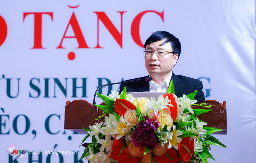 Đồng chí Bùi Đình Long - Phó Chủ tịch UBND tỉnh phát biểu tại lễ trao tặng.