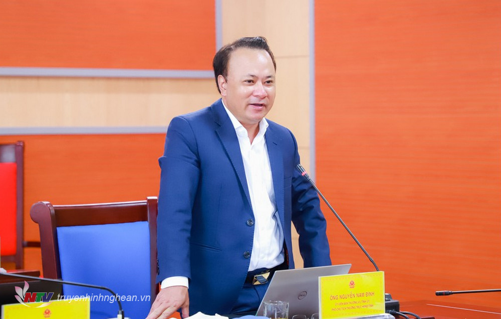 Đồng chí Nguyễn Nam Đình - Ủy viên Ban Thường vụ Tỉnh ủy, Phó Chủ tịch Thường trực HĐND tỉnh phát biểu tại buổi làm việc.