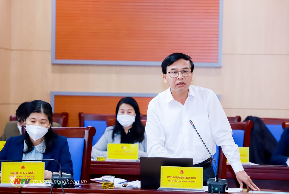 Đồng chí Nguyễn Như Khôi - Phó Chủ tịch HĐND tỉnh phát biểu tại phiên thẩm tra. 