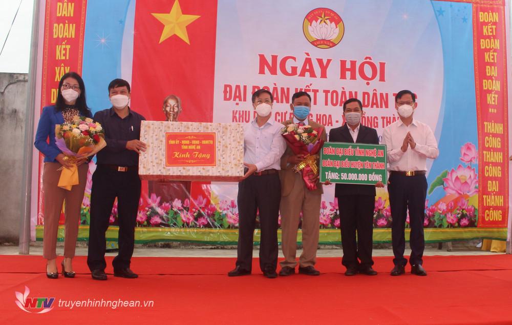 Lãnh đạo UBMTTQ tỉnh dự ngày hội Đại đoàn kết tại huyện Yên Thành