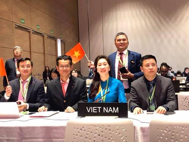 Đoàn Việt Nam tham dự hội nghị. 