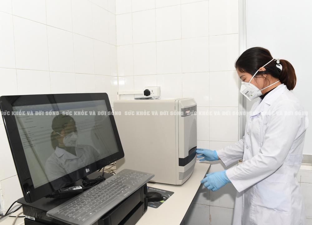 Thực hiện đọc kết quả trên hệ thống đầu đọc Realtime PCR m2000rt Instrument System