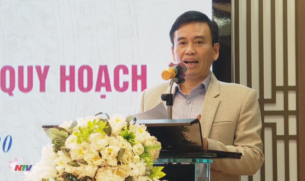 Ông Nguyễn Bá Hảo - Phó Giám đốc Sở TT&TT báo cáo kết quả việc thực hiện đề án sắp xếp các cơ quan báo chí tỉnh đến năm 2025.