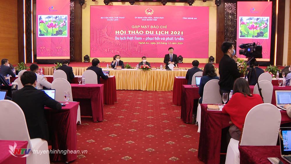Hội thảo “Du lịch Việt Nam - phục hồi và phát triển” tổ chức tại TX Cửa Lò vào ngày 25/12