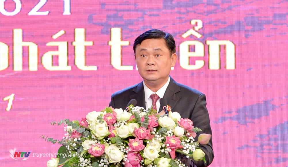 Đồng chí Thái Thanh Quý - Bí thư Tỉnh ủy Nghệ An phát biểu chào mừng hội thảo.
