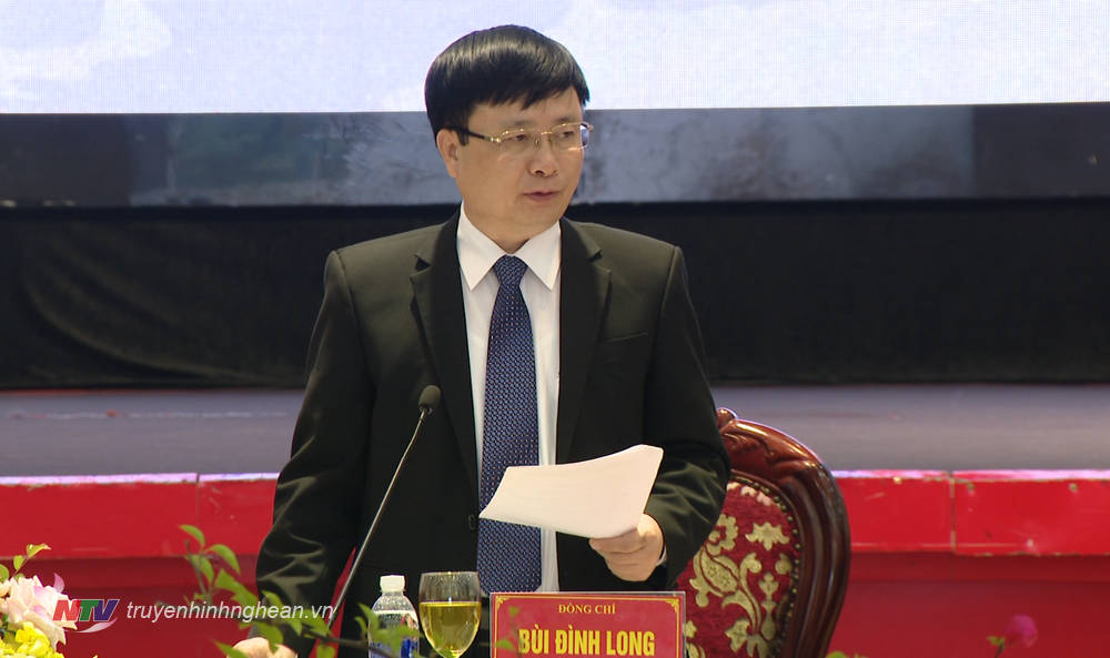 Phó Chủ tịch UBND tỉnh Bùi Đình Long phát biểu tại hội thảo.
