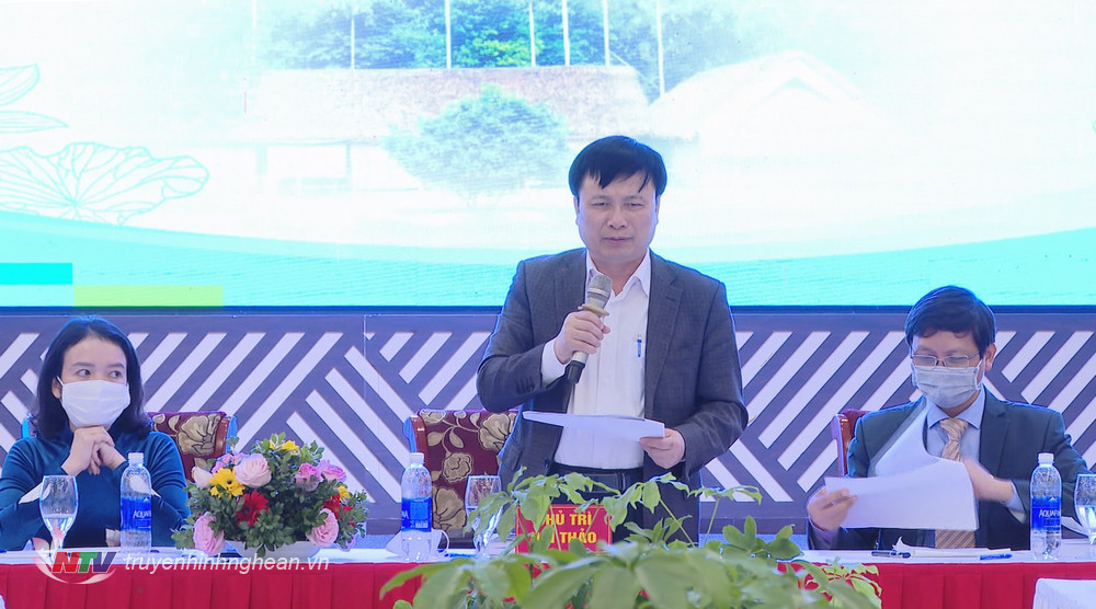 Đồng chí Bùi Đình Long - Phó Chủ tịch UBND tỉnh phát biểu tại hội thảo.