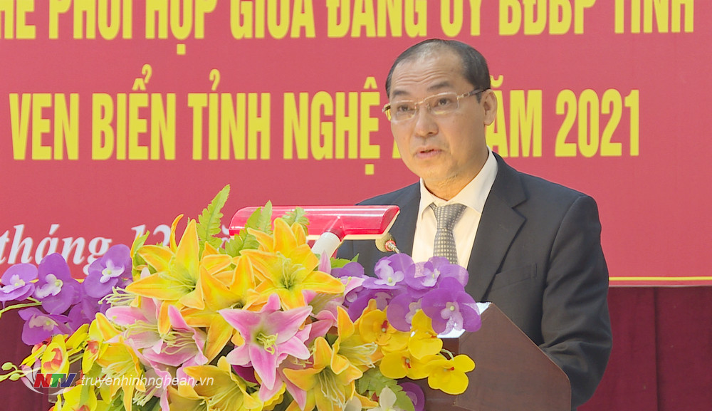 Bí thư Huyện uỷ Kỳ Sơn Vi Hoè phát biểu tại hội nghị.