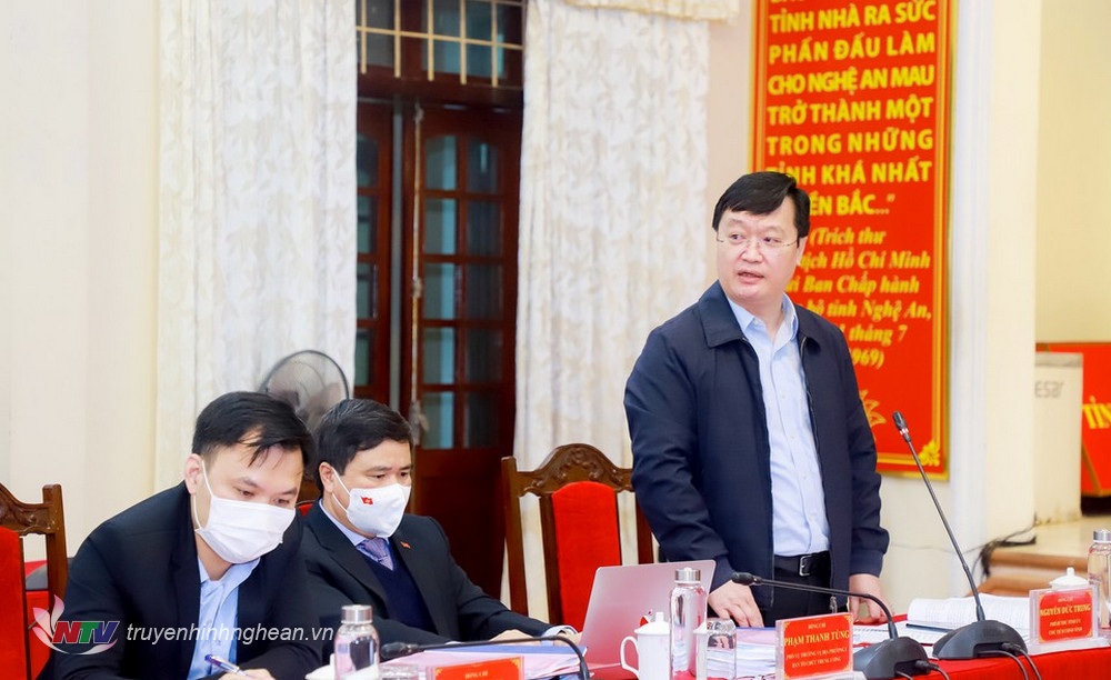 Đồng chí Nguyễn Đức Trung - Phó Bí thư Tỉnh ủy, Chủ tịch UBND tỉnh phát biểu tại cuộc làm việc. 