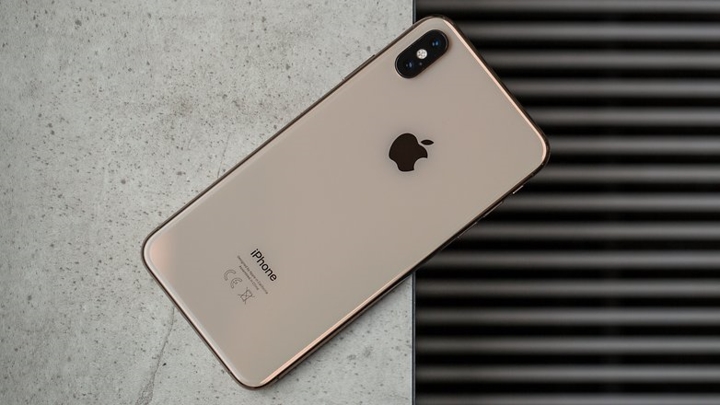 4. iPhone X bản 2019  iPhone X 2019 có thể tương thích 5G, tích hợp nhận diện khuôn mặt chất lượng tốt hơn, camera sau được tối ưu hóa chất lượng hình ảnh và chính xác nhờ thực tế tăng cường.