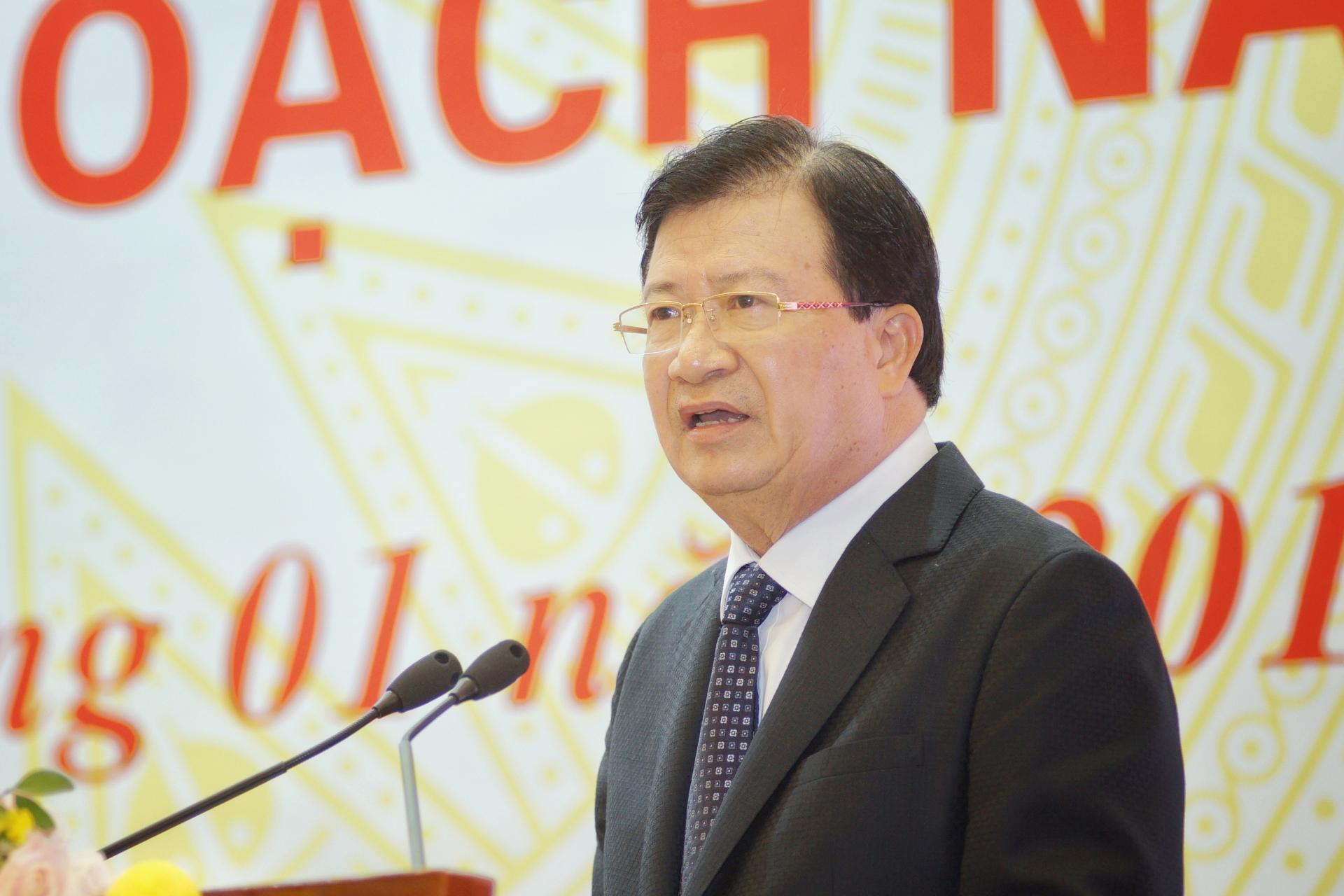 Phó Thủ tướng Trịnh Đình Dũng phát biểu tại hội nghị.