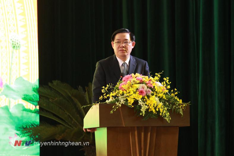 Phó Thủ tướng Vương Đình Huệ nhấn mạnh quá trình xây dựng Nam Đàn thành huyện NTM kiểu mẫu cần có những sáng tạo, quyết tâm cao.