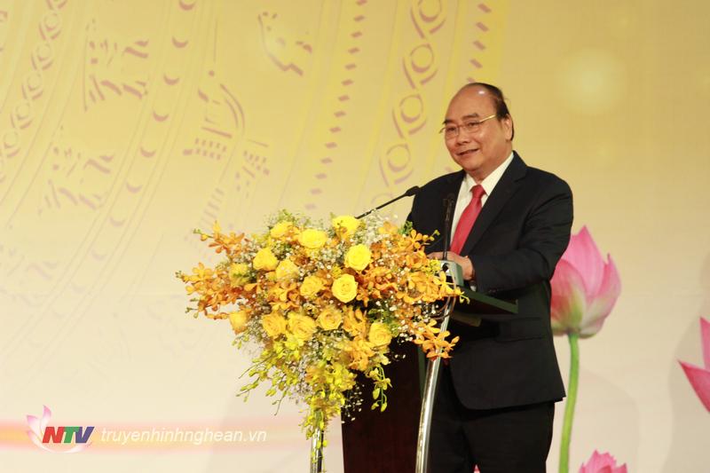 Thủ tướng Nguyễn Xuân Phúc: Nghệ An đang có bước phát triển mạnh mẽ, điển hình về ý Đảng, lòng dân