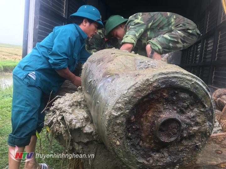 Phát hiện, tiêu hủy quả bom có bán kính công phá 3km tại Đô Lương